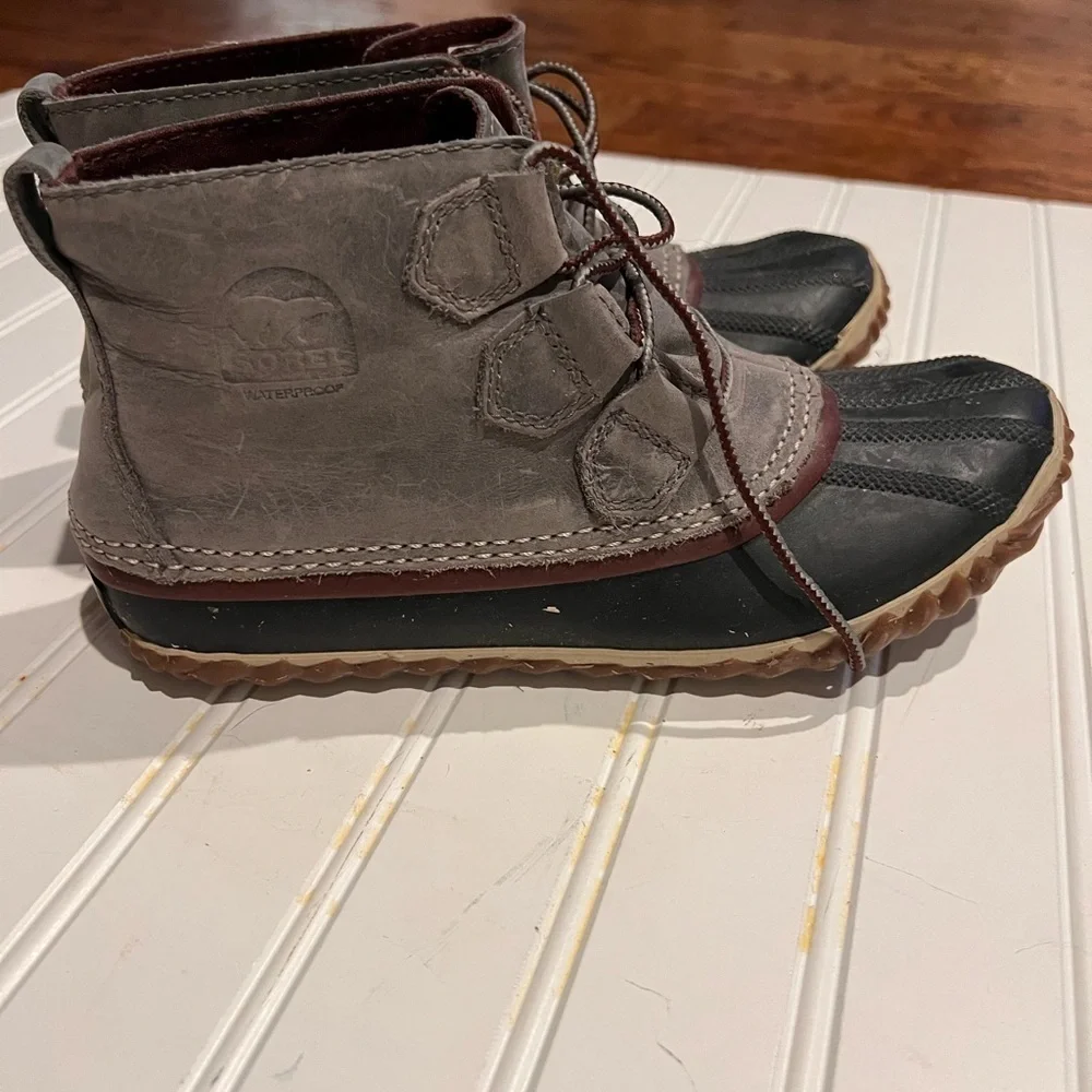 Sorel waterproof duck boot size 7 1/2